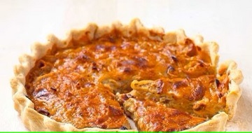 Crostata rustica con cipolle caramellate e gorgonzola