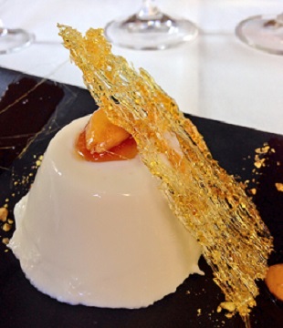 Latte in piedi con tegoline all'arancia