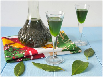 Liquore all’alloro fatto da me