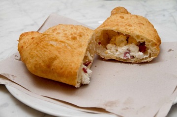 Pizza fritta ripiena di Corrado Scaglione