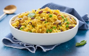 Riso alla curcuma e frutta secca