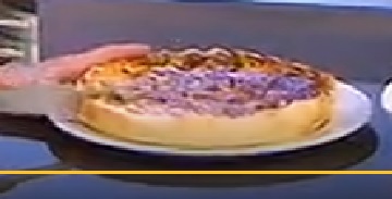 Torta salata funghi e salsiccia