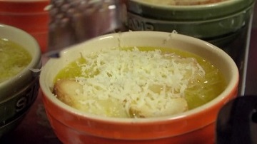 Zuppa di cipolle alla francese 